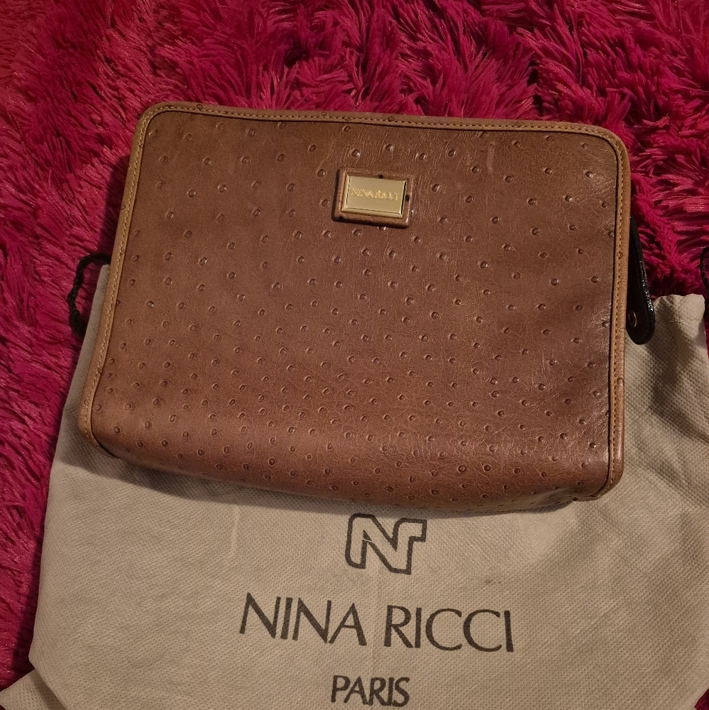 Nina RICCI CLutch in Tan